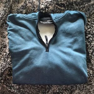 Under Armour Sweatshirt